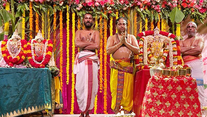 అత్యంత వైభవంగా జరిగిన శ్రీనివాస కళ్యాణం