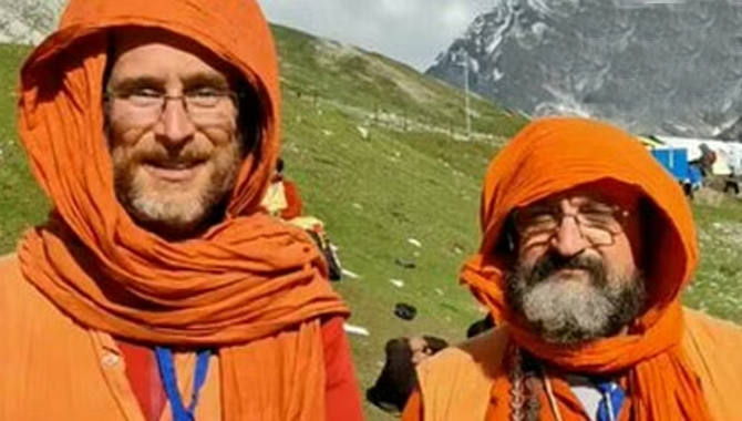 అమర్‌నాథ్‌ యాత్ర చేపట్టిన ఇద్దరు అమెరికన్లు