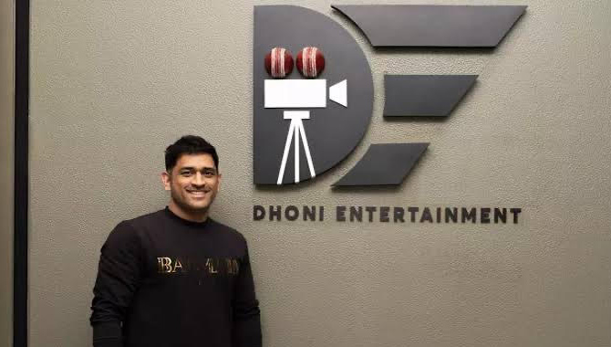 తెలుగులో సినిమా తీయ‌మ‌ని ధోనీకి రిక్వెస్ట్‌లు