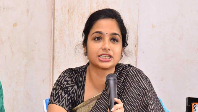 కేంద్ర సర్వీసులకు శ్వేతామహంతి