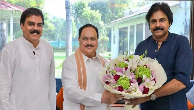 జేపీ నడ్డాతో పవన్ కల్యాణ్ భేటీ