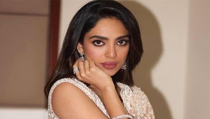 టాస్ తో కెరీర్ మారిపోయింద‌న్న శోభిత‌