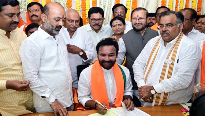 కమలంలో కల్లోలం..