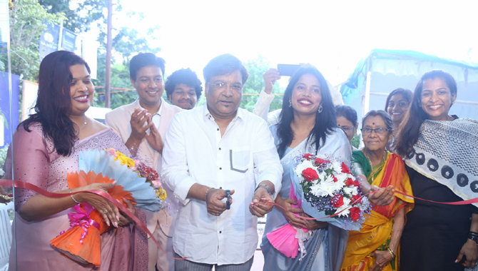 Kona Venkat and CEO of WeHUB Deepthi Ravula launched the South India’s first live dry-cleaning and garment care store – The Laundry House