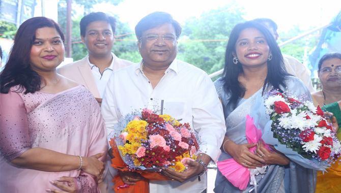 కోన వెంక‌ట్‌, వెబ్ హ‌బ్ సి.ఇ.ఓ దీప్తి రావుల చేతుల మీదుగా ప్రారంభ‌మైన ‘ది లాండ్రీ హౌస్‌’