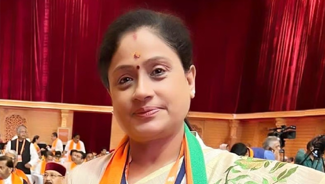 రాములమ్మ ట్వీట్ల వెనక….?