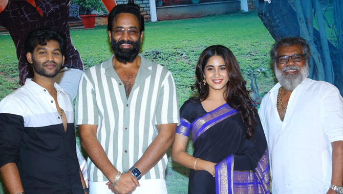 ‘మాధవే మధుసూదనా’ పెద్ద స‌క్సెస్ కావాలి : టీజ‌ర్ రిలీజ్ కార్య‌క్ర‌మంలో విష్ణు మంచు