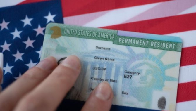 గ్రీన్‌కార్డుల జారీలో భారతీయులకు ప్రాధాన్యమివ్వాలి