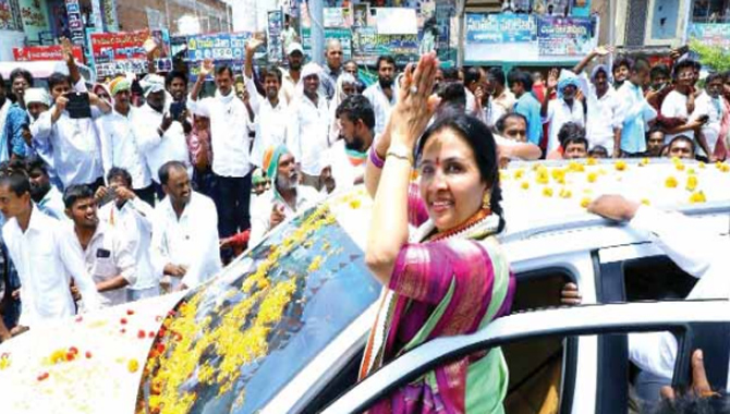 పాలకుర్తి బరిలో ఝాన్సీరెడ్డి