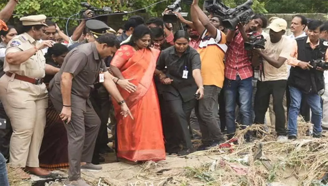 వరద ప్రభావిత ప్రాంతాల్లో గవర్నర్ తమిళిసై పర్యటన