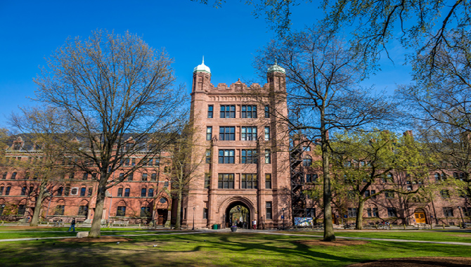 అమెరికాలోని యేల్ యూనివర్సిటీలో .. హెచ్సీయూ విద్యార్థినికి