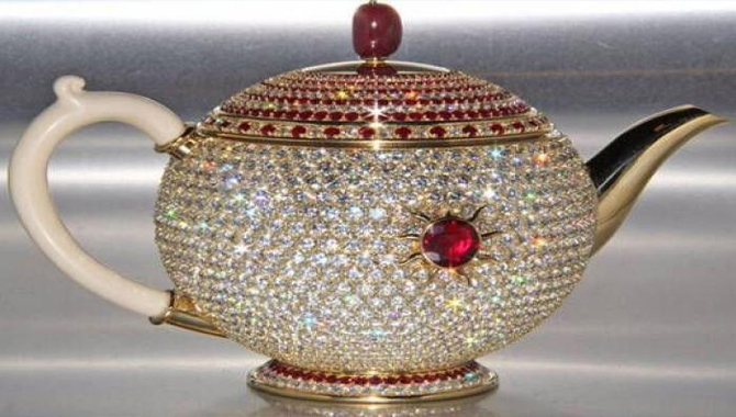 ఈ టీపాట్ ధర రూ.24 కోట్లు ఈ టీపాట్ ధర రూ.24 కోట్లు