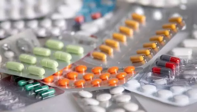 వైద్యులకు కేంద్రం షాక్.. అవసరమైతే వారి లైసెన్సును వైద్యులకు కేంద్రం షాక్.. అవసరమైతే వారి లైసెన్సును