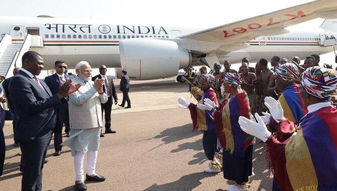 దక్షిణాఫ్రికాలో మోదీకి ఘన స్వాగతం