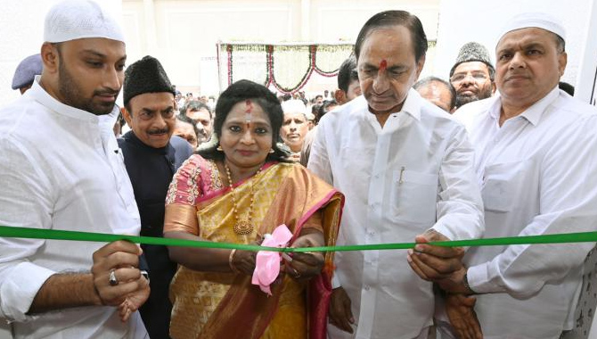 సచివాలయంలో ప్రార్థనా మందిరాలు ప్రారంభించిన గవర్నర్, కేసీఆర్‌