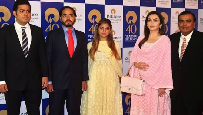 ముఖేష్ అంబానీ మరో సంచలన నిర్ణయం ముఖేష్ అంబానీ మరో సంచలన నిర్ణయం