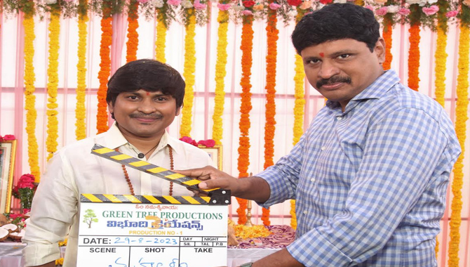 ఎంపీ సంతోష్ కుమార్ గారి క్లాప్ తో గ్రాండ్ గ్రా ప్రారంభమైన రాకింగ్ రాకేష్ కొత్త చిత్రం