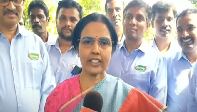 ప్రజలంతా తమ హక్కుల కోసం పోరాడాలి : భువనేశ్వరి