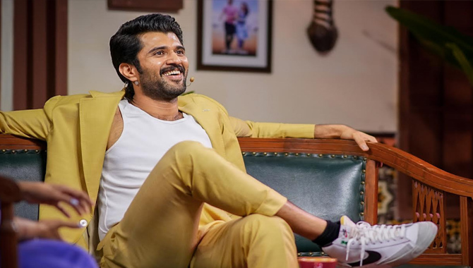 Vijay Deverakonda answered every question with full of Kushi & Excitement in National Q&A