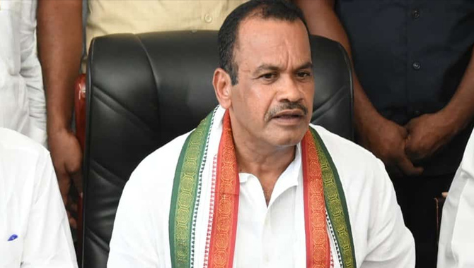 అలిగిన కోమటిరెడ్డి.. బుజ్జగిస్తున్న హైకమాండ్