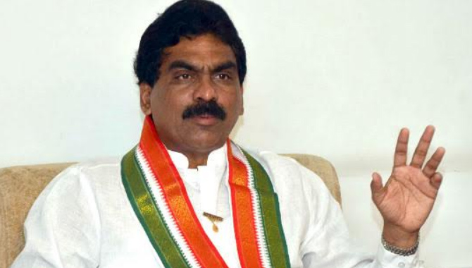 లగడపాటి మళ్లీ రాజకీయాల్లోకి రాబోతున్నారా…?