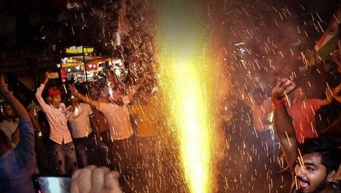 ఢిల్లీ ప్రజలకు కీలక హెచ్చరిక…ఈ ఏడాది కూడా నిషేధం