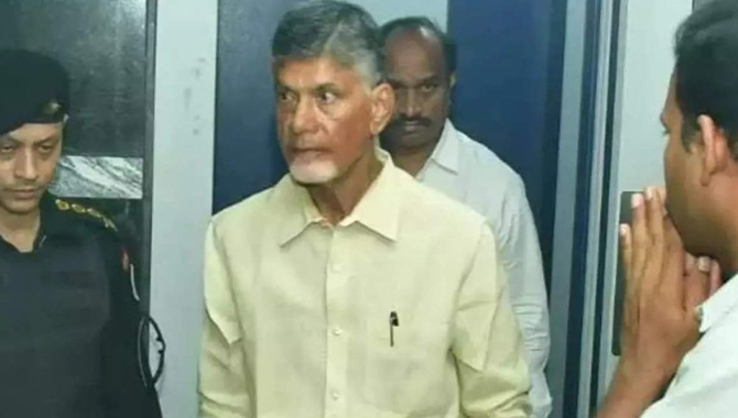 చంద్రబాబు చుట్టూ కేసుల వల..! ఇప్పట్లో బయటకు రావడం కష్టమేనా..?