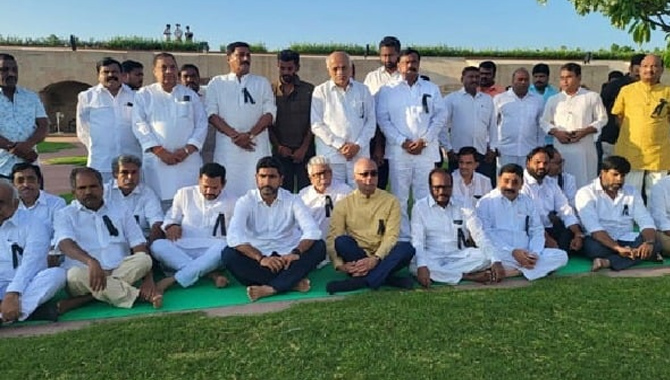 రాజ్ ఘాట్ లో నారా లోకేశ్ మౌనదీక్ష