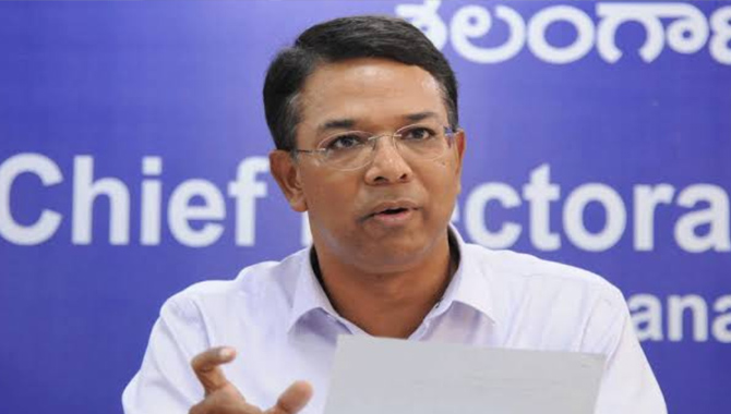 తెలంగాణలో షెడ్యూల్ ప్రకారమే ఎన్నికలు : వికాస్ రాజ్