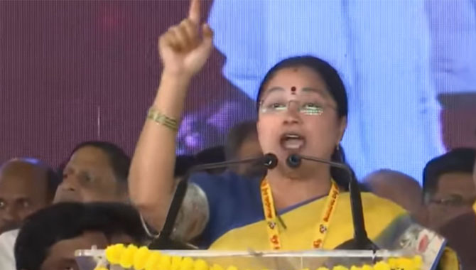 ఆయన కోసం హైదరాబాద్ లో ప్రదర్శనలు చేయొద్దా?