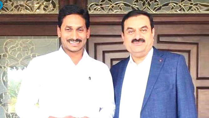 సీఎం వైఎస్ జగన్ తో గౌతమ్ అదానీ భేటీ
