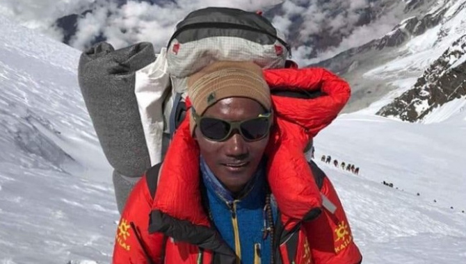 షేర్పా కమీ రీటా ప్రపంచ రికార్డు