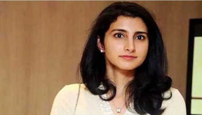 అమరరాజా నుంచి లులు ఎన్నో .. ఏపీ నుంచి తెలంగాణకు