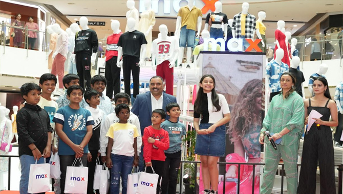 Sitara Ghattamaneni & Namrata Shirodkar inaugurated Max Fashion largest Bommala Koluvu