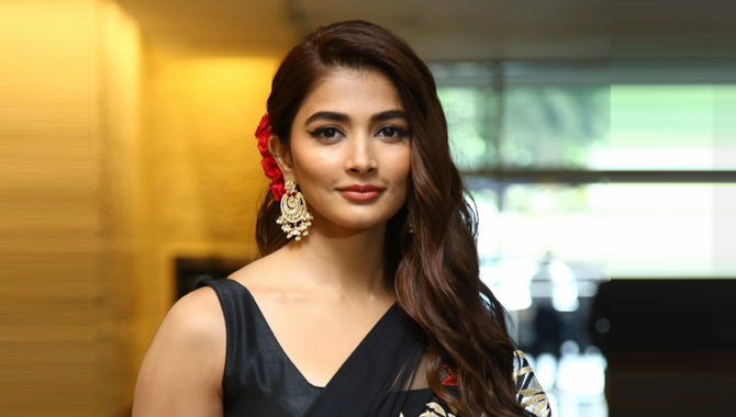 పూజా హెగ్డే తప్పుకోడానికి కారణం ఇదే!