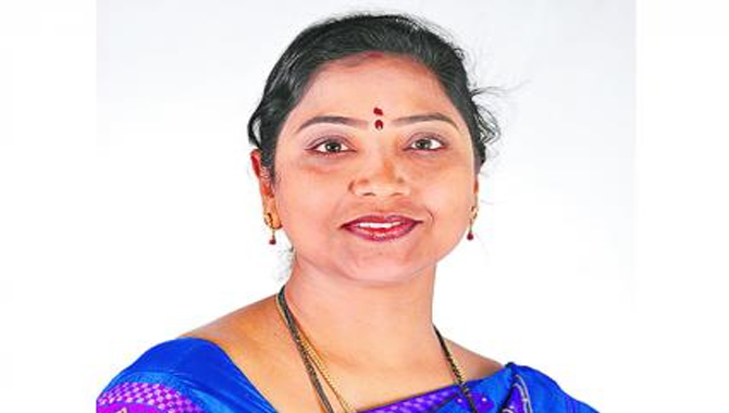 బీఆర్ఎస్ కు ఎమ్మెల్యే రేఖానాయక్ రాజీనామా