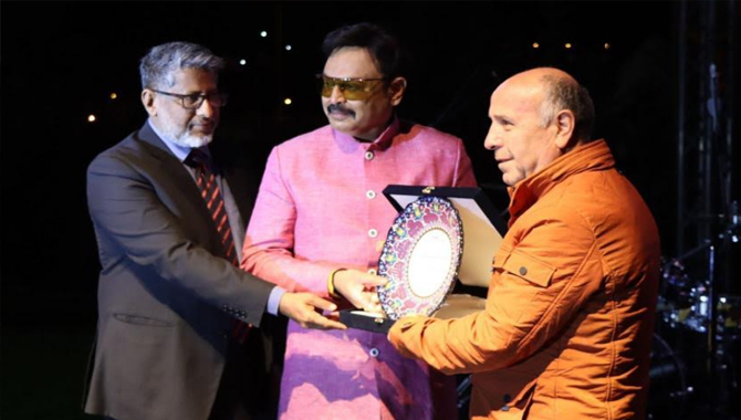 టర్కీ గ్లోబల్ కల్చర్ అంబాసిడర్ గౌరవాన్ని అందుకున్న డాక్టర్ నరేష్ విజయకృష్ణ