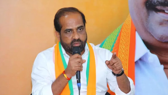 మీకు తెలియకపోతే.. ఆ అదృశ్య శక్తి ఎవరు?