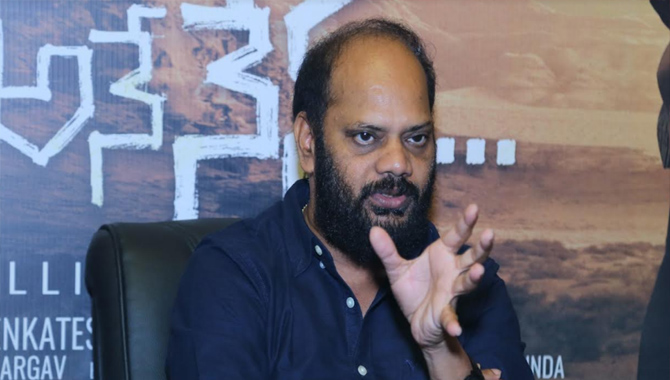 ప్రతి ఒక్కరికీ కనెక్ట్ అయ్యే రా అండ్ రస్టిక్ చిత్రం ‘మధురపూడి గ్రామం అనే నేను’ : దర్శకుడు మల్లి ప్రతి ఒక్కరికీ కనెక్ట్ అయ్యే రా అండ్ రస్టిక్ చిత్రం ‘మధురపూడి గ్రామం అనే నేను’ : దర్శకుడు మల్లి