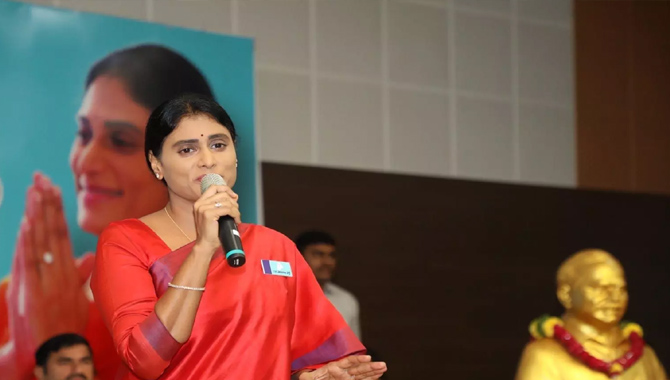 షర్మిల తనను తాను ఎక్కువగా ఊహించుకుంటోందా..?