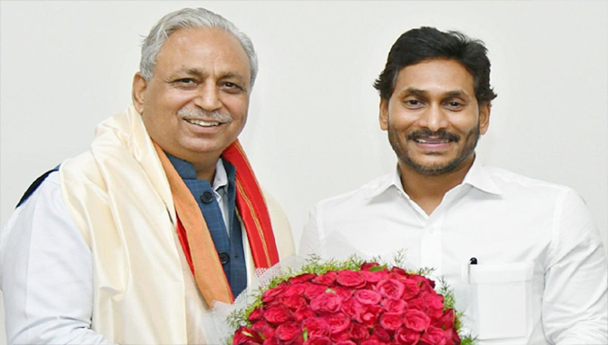 సీఎం వైఎస్ జగన్ ను కలిసిన టెక్ మహీంద్ర ఎండీ