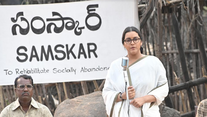 ‘టైగర్ నాగేశ్వరరావు’లో హేమలతా లవణం గారి పాత్ర పోషించడం నా పూర్వజన్మ సుకృతం: రేణు దేశాయ్ ‘టైగర్ నాగేశ్వరరావు’లో హేమలతా లవణం గారి పాత్ర పోషించడం నా పూర్వజన్మ సుకృతం: రేణు దేశాయ్