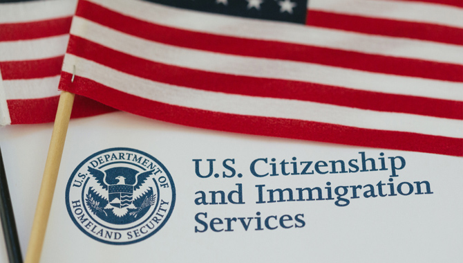 అమెరికా కీలక నిర్ణయం.. భారతీయులకు ఇక ఐదేళ్లు