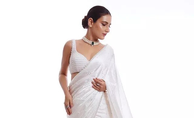 దేవ‌కన్య‌లా మెరిసిపోతున్న ఫాతిమా స‌నా