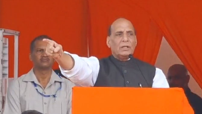 ఆ మూడు రాష్ట్రాల్లో అభివృద్ధి..  మరి తెలంగాణలో