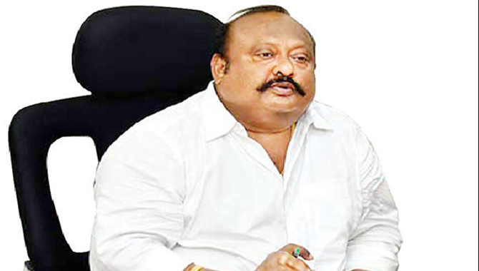 కేసీఆర్ చేతులమీదుగా బీఫామ్ అందుకున్న మంత్రి గంగుల