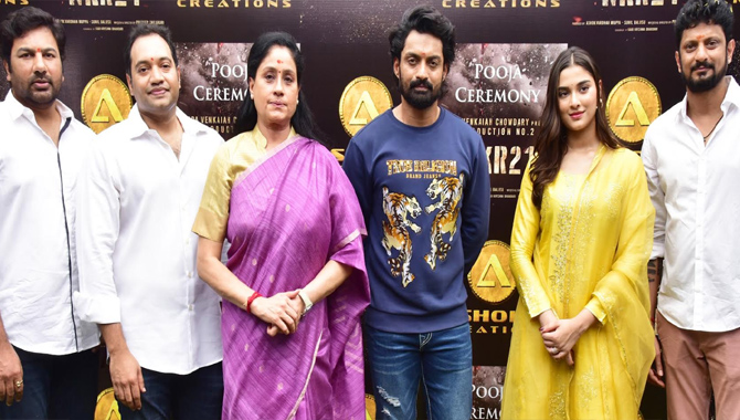 నందమూరి క‌ళ్యాణ్ రామ్, స‌యీ మంజ్రేక‌ర్ హీరో హీరోయిన్లుగా ప్రారంభ‌మైన భారీ బ‌డ్జెట్ చిత్రం