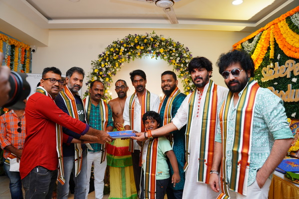 తండ్రి కొడుకుల ఎమోషన్ తో సముద్రఖని & ధనరాజ్ చిత్రం ప్రారంభం !!!