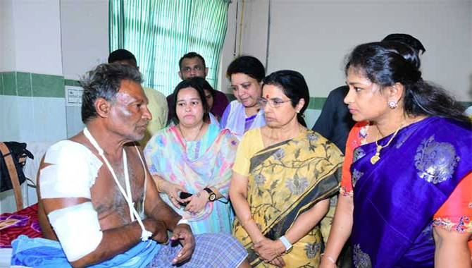 రైలు ప్రమాద బాధితులను పరామర్శించిన నారా భువనేశ్వరి