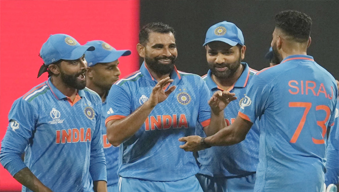 శ్రీలంకను చిత్తు చేసిన టీమిండియా.. 302 పరుగుల తేడాతో ఘన విజయం